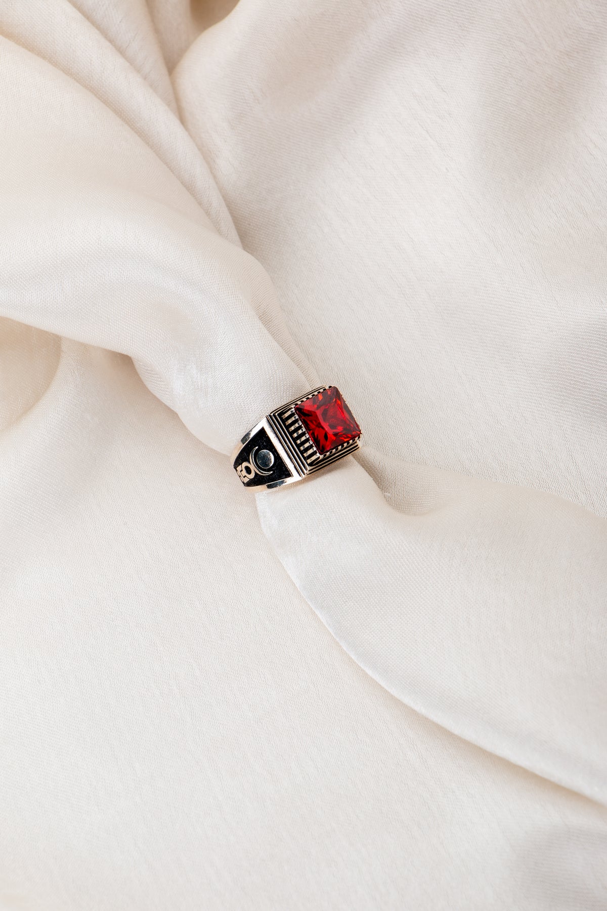 JS0023 Red Men Ring